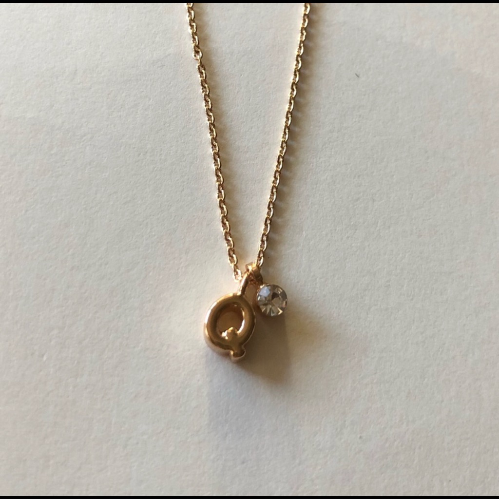 Nwt Q Necklace 5$